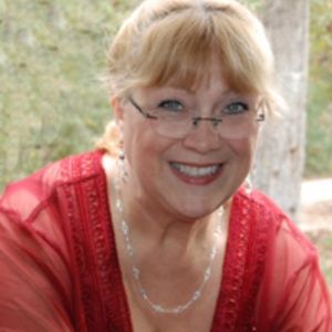 Meet your Posher, Linda (LinHawk Designs)